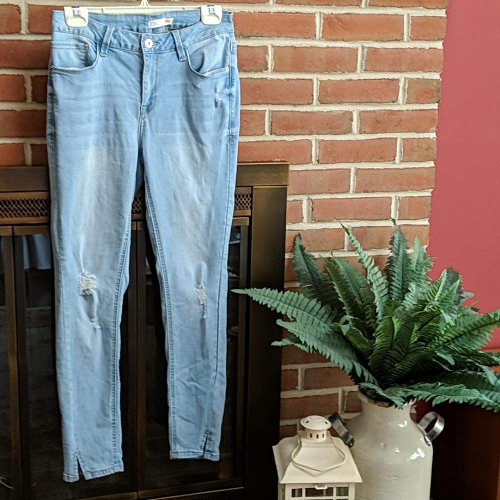 C & C California Light Wash Distressed Jeans